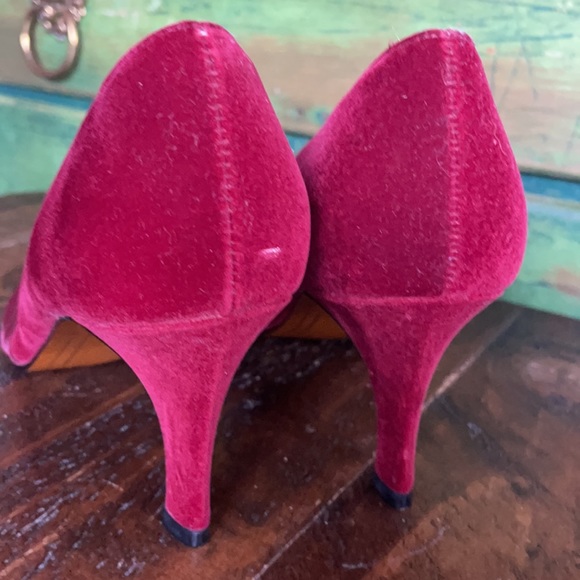 Red premiere collection velvet heels 8.5 - Picture 6 of 12